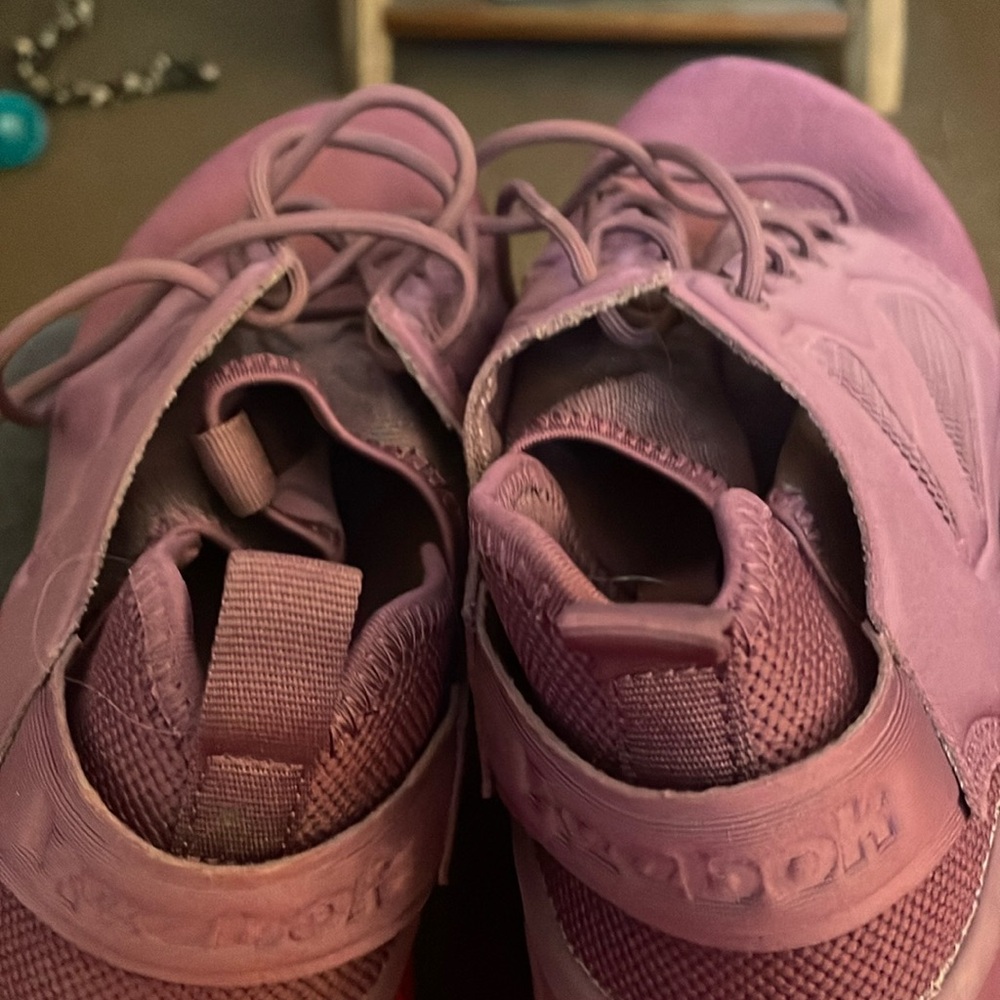 Reebok lightweight sneakers